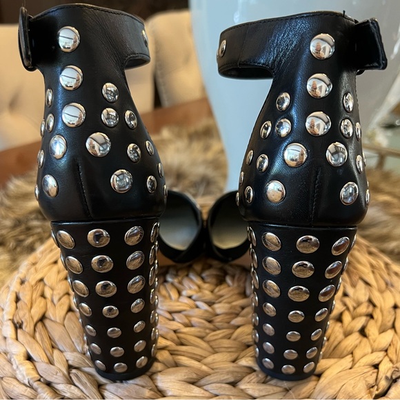 NEW 1 STATE STUDDED HEELS 🔥🔥 - Picture 3 of 7